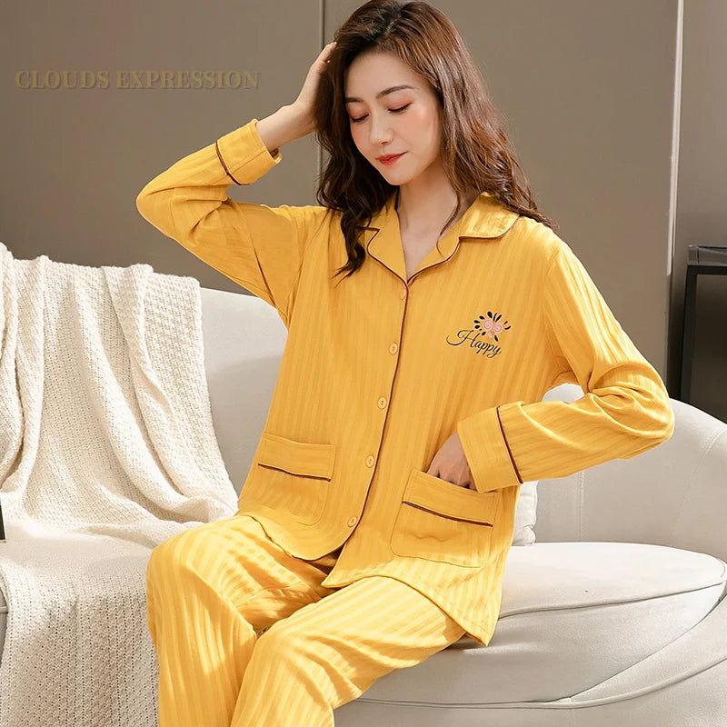 Pyjama Femme Manche Longue – Col Revers, Motif Carreaux, Confort Printanier
