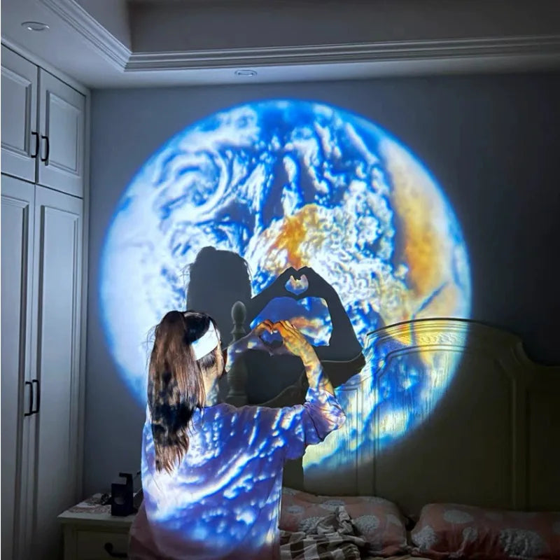 Lampe de Projection Terre & Lune – Projecteur d’Ambiance LED Rechargeable, Étoiles & Planètes, Veilleuse Décorative pour Chambre d’Enfant