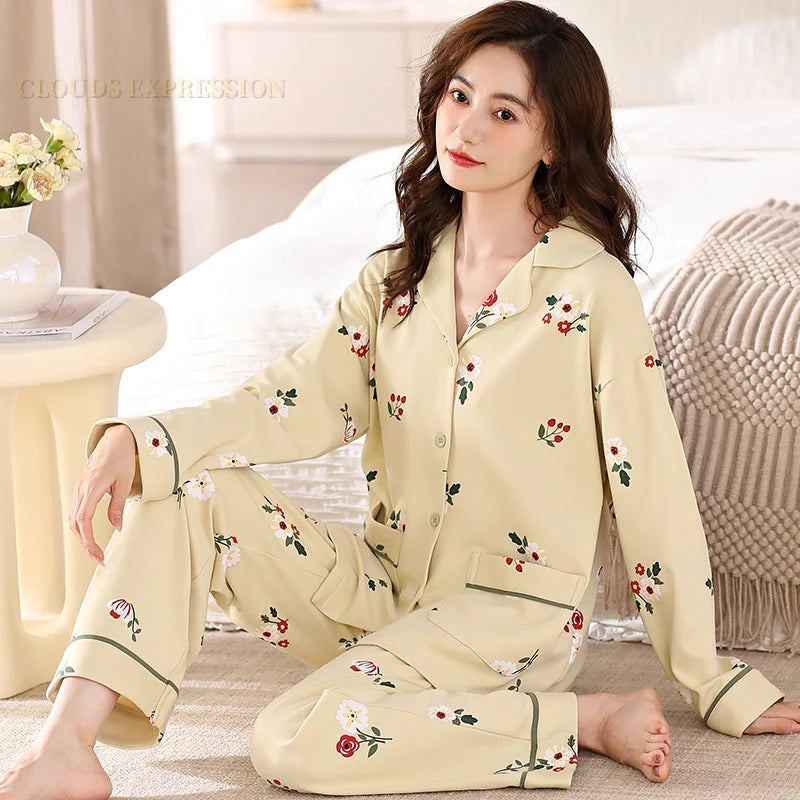 Pyjama Femme Manche Longue – Col Revers, Motif Carreaux, Confort Printanier